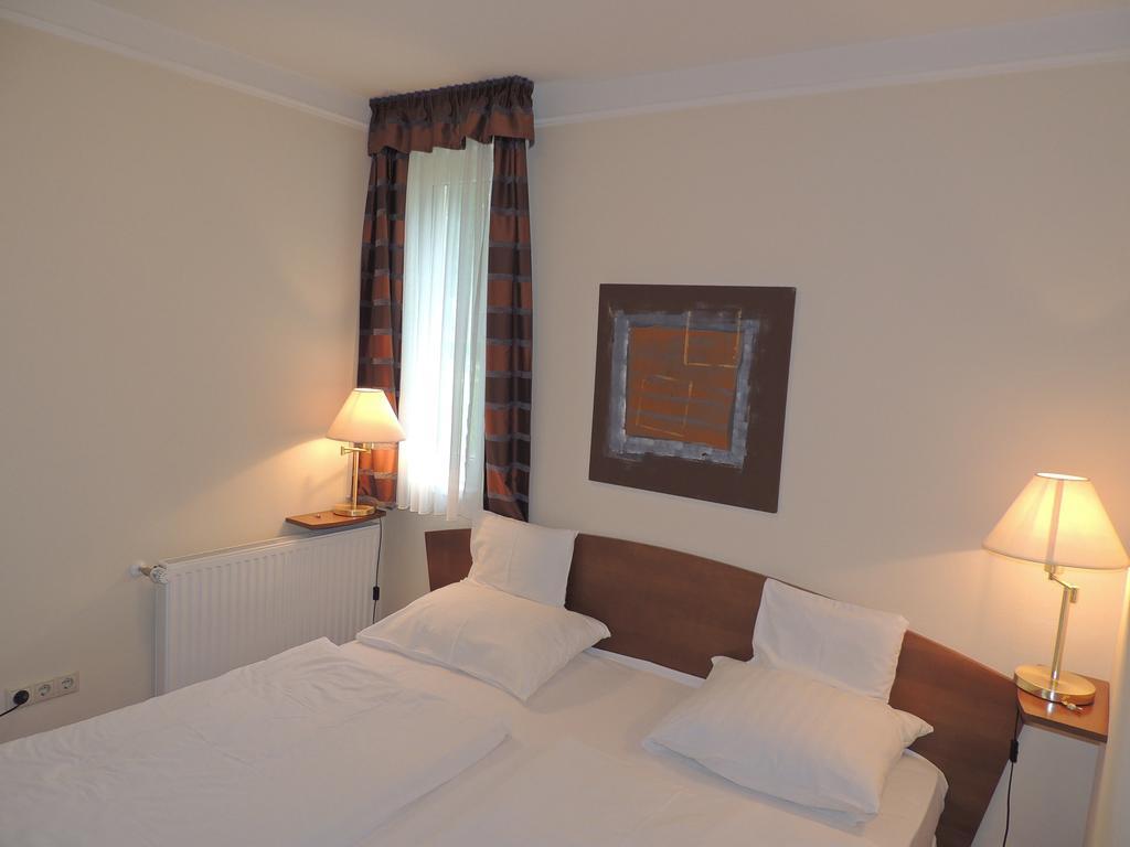 Luxus Golf Apartment Bük Стая снимка