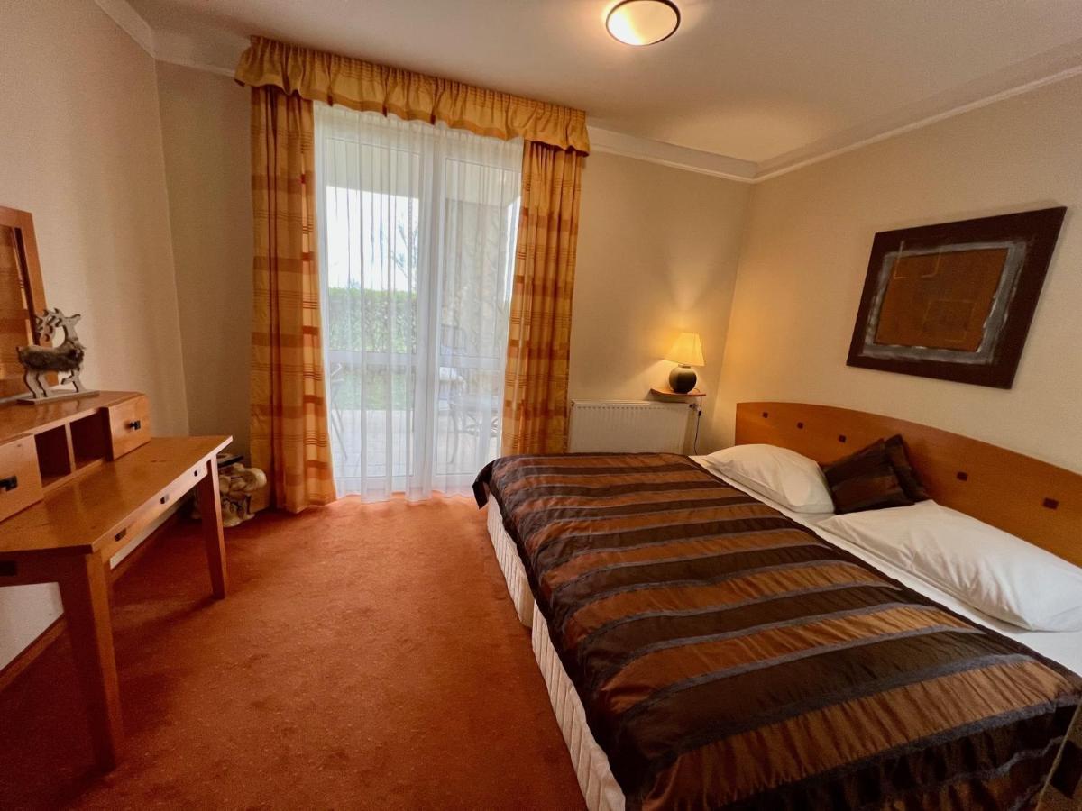 Luxus Golf Apartment Bük Екстериор снимка