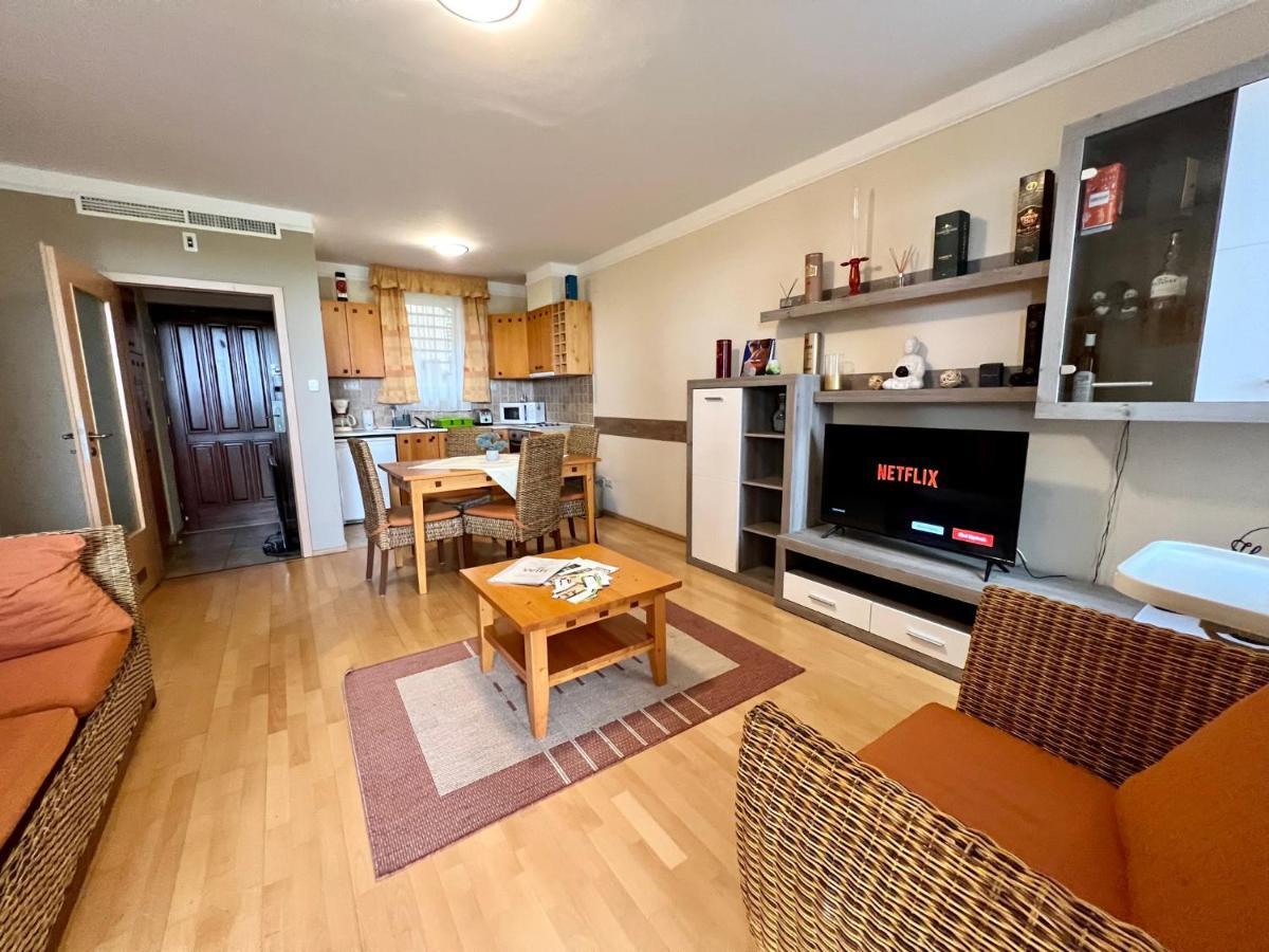 Luxus Golf Apartment Bük Екстериор снимка