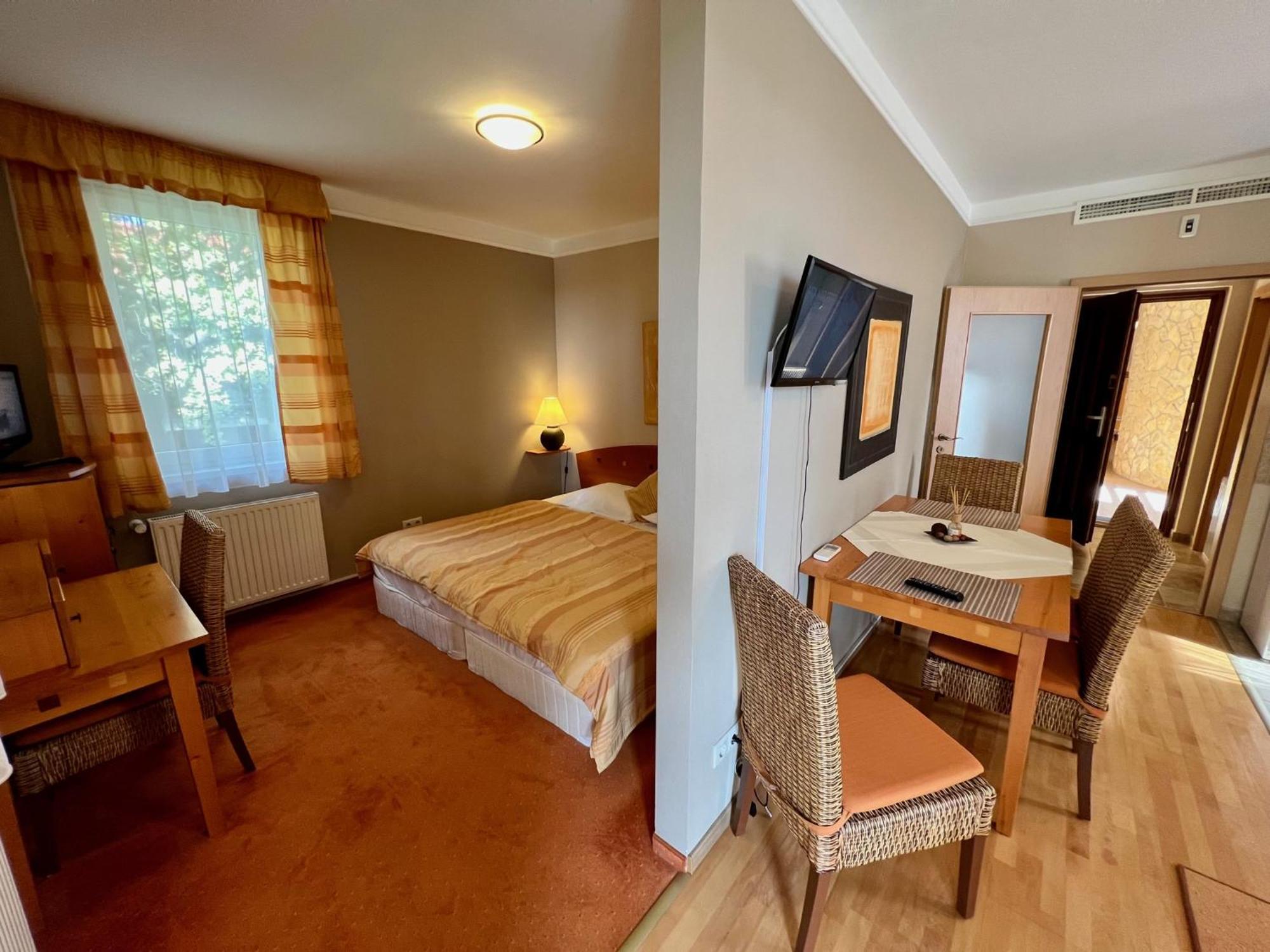 Luxus Golf Apartment Bük Екстериор снимка
