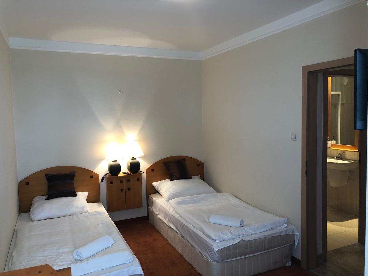 Luxus Golf Apartment Bük Екстериор снимка